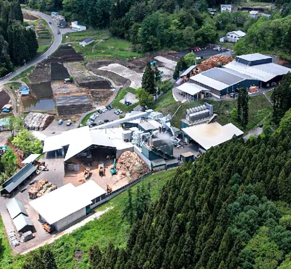いいづな お山の発電所を上空から見た写真